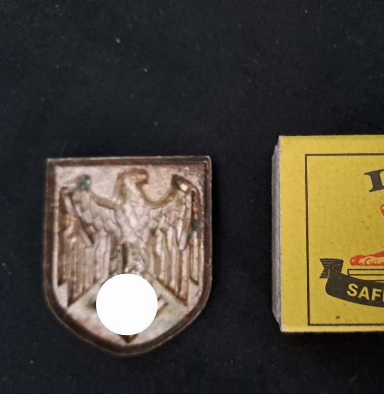 WW2 German Pith Metal Badge