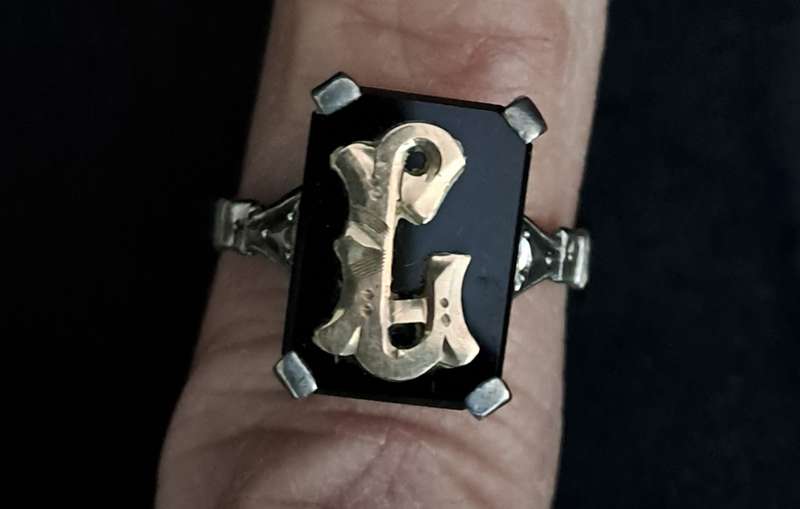 Onyx Signate Ring