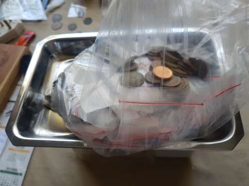 Over 2Kg of world and South African coins not sorted