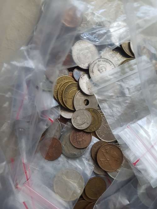 Over 2Kg of world and South African coins not sorted