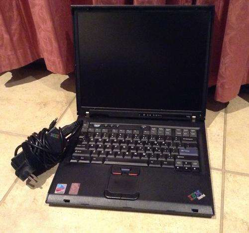 IBM Thinkpad T42p FOR PARTS