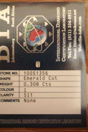 ***** 0.308ct Emerald Cut DIA CERTIFIED DIAMOND ****** No Reserve.