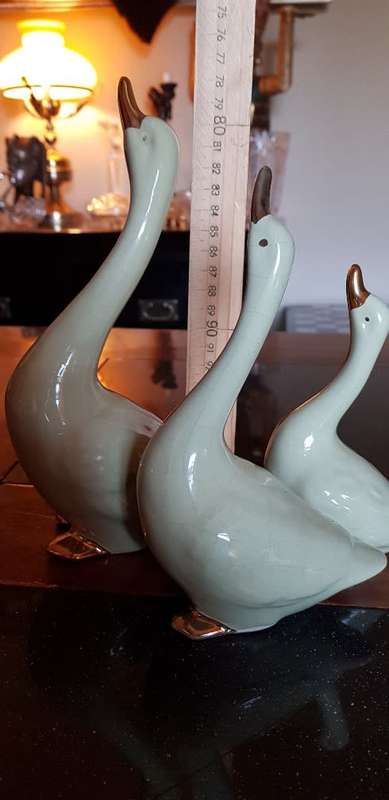Vintage porcelain swans X 3