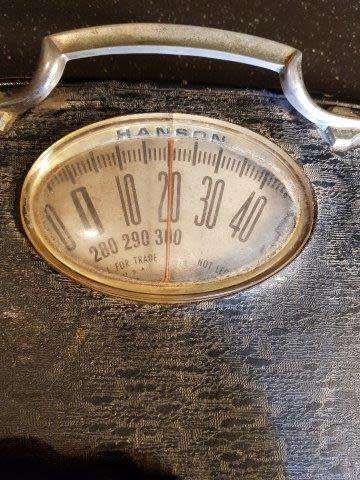 Antique/Vintage Bathroom Scale Working. Marked in lbs. 26 X 26 cm