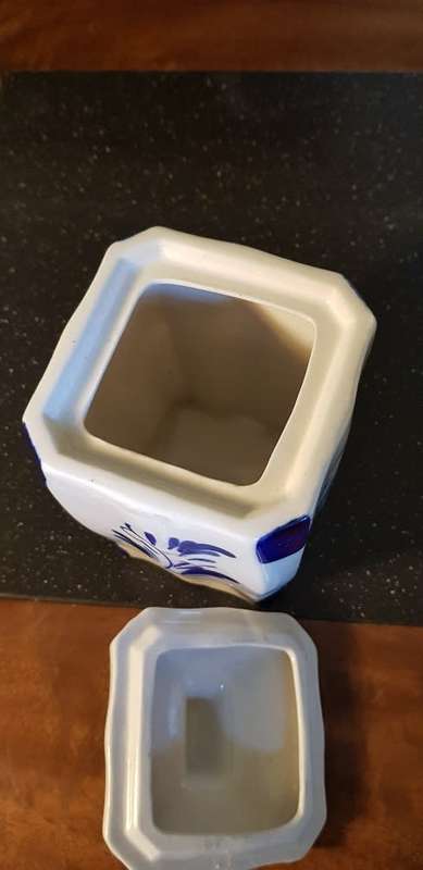 Hand Painted Hallmarked Delft Lidded Square Pot 15 cm Tall