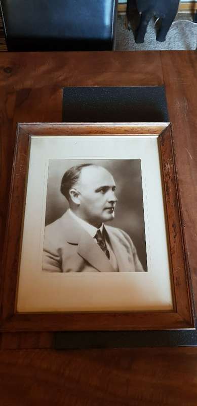 Dr A.G Visser Photo 40 cm x 50 cm