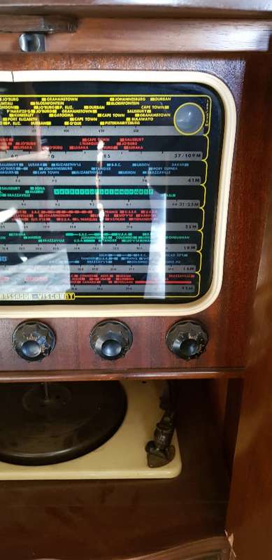 Vintage Garrad Cabinet Radio