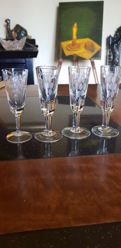 10 Fine Cut Liqueur Glasses