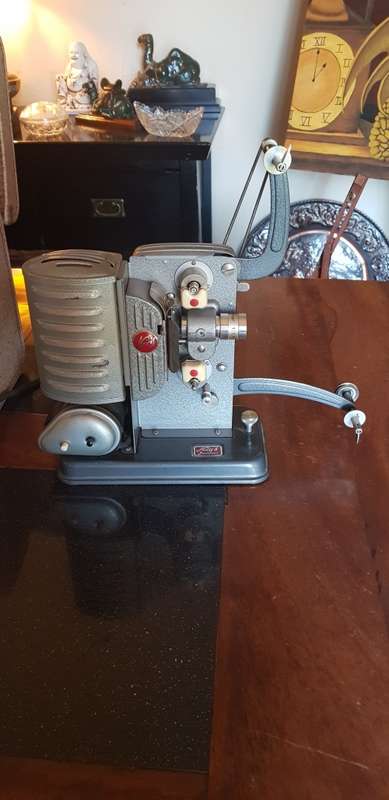 Vintage Moris 8 Junior Projector