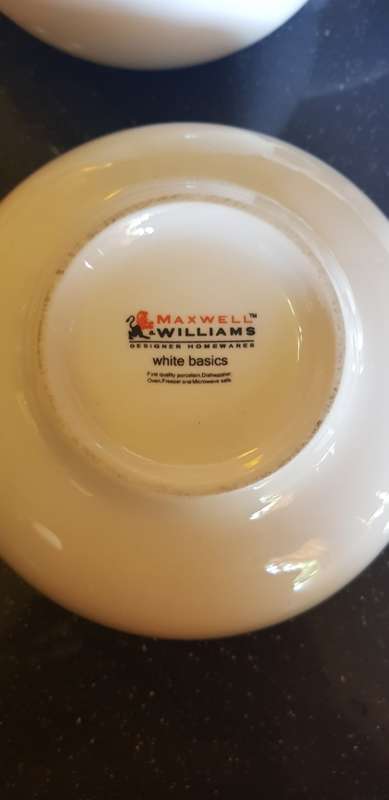 41 Piece Maxwell Williams dinner and tea/coffee set plus extra Tea/Coffee pot