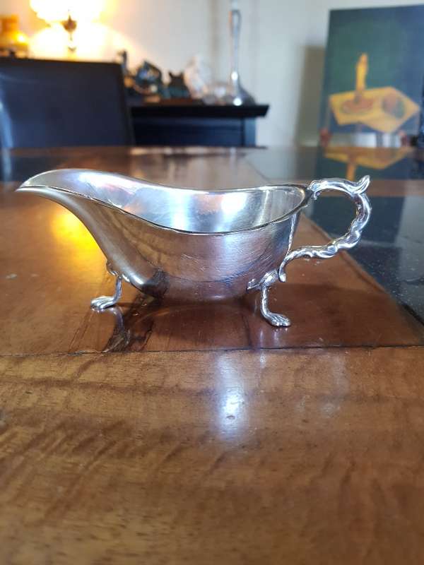 Beautiful Vintage Silver Plated Gravy Boat
