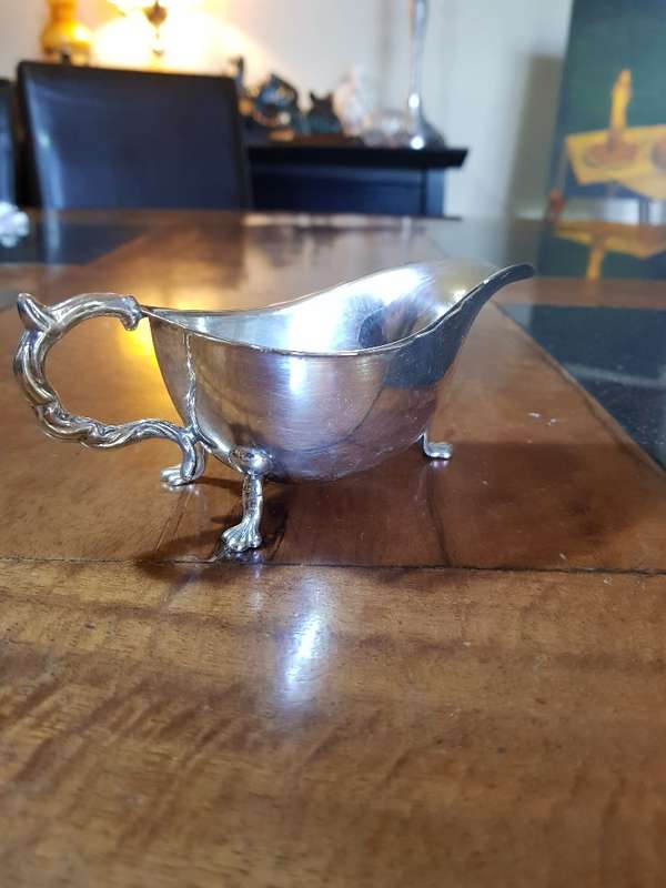 Beautiful Vintage Silver Plated Gravy Boat