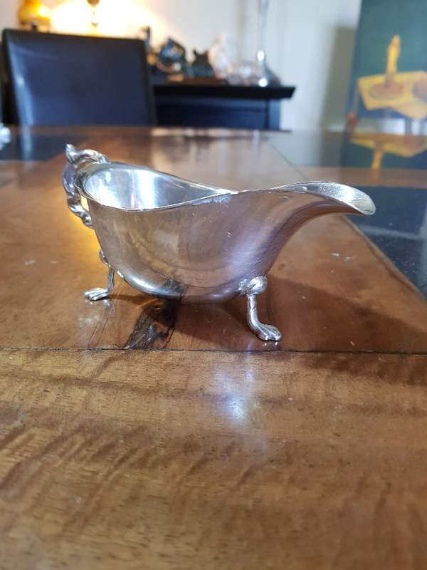 Beautiful Vintage Silver Plated Gravy Boat