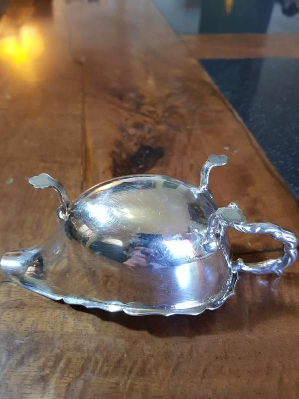 Beautiful Vintage Silver Plated Gravy Boat