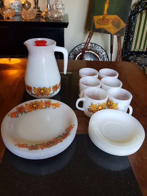 Rare Vintage Schott Jena Glass decanter, 6 plates. 6 cups and saucers. Marked