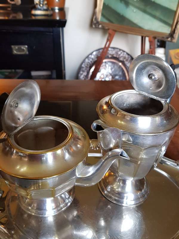 Vintage Viners of Sheffield Silver Plated Tea and Coffee. Marked