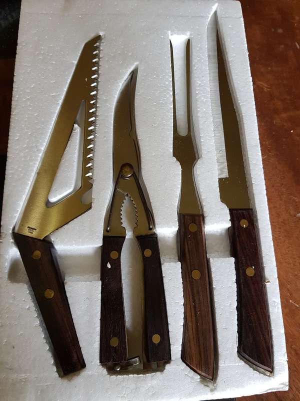 FREE SHIPPING!!!  Vintage 4 Piece Japanese Knife Set.