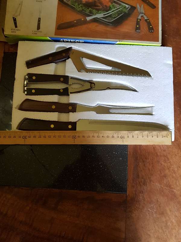 FREE SHIPPING!!!  Vintage 4 Piece Japanese Knife Set.