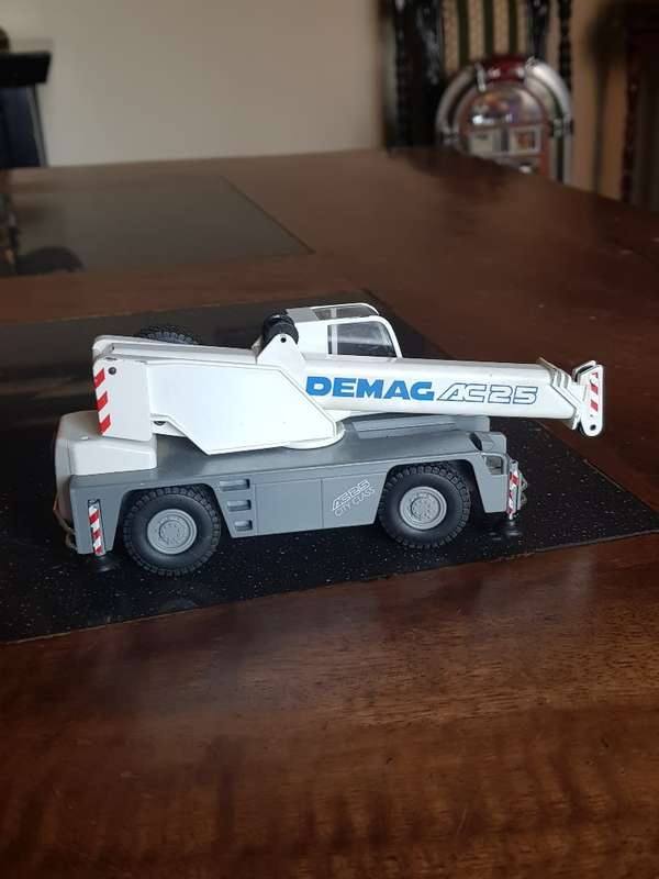 Die Cast Conrad Crane Demag AC 25 Scale Model 2089