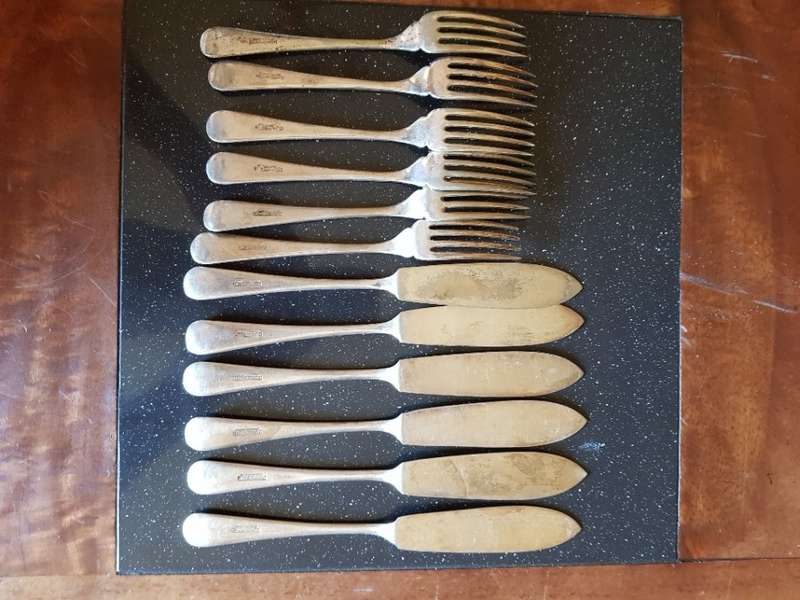 Beautiful Vintage Yeomans Silver Plated Fish Knives and Forks. Marked