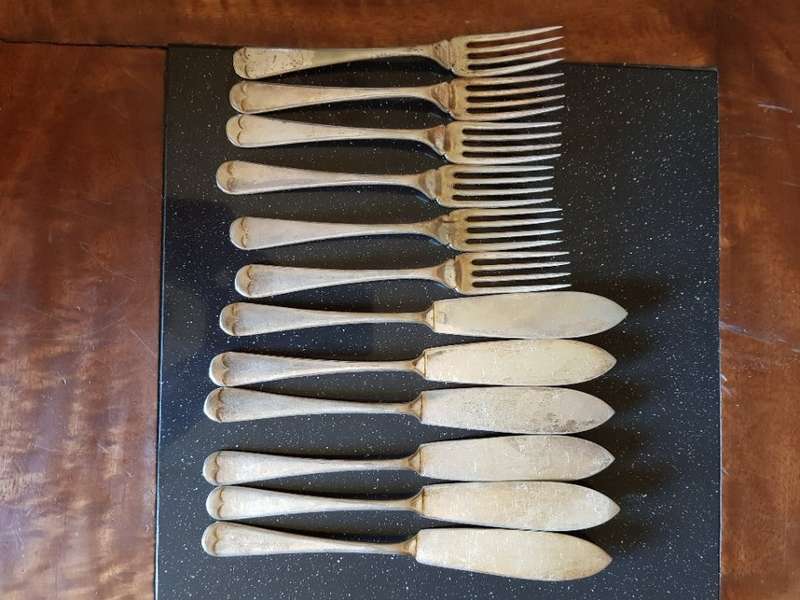 Beautiful Vintage Yeomans Silver Plated Fish Knives and Forks. Marked