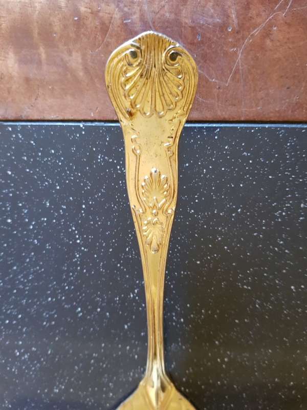 Beautiful Vintage 24K Gold Plated Cake Lifter