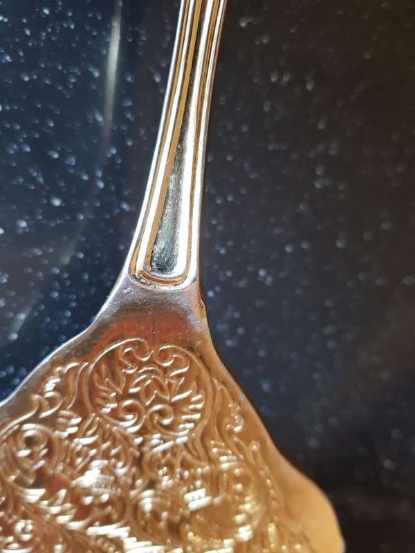 Beautiful Vintage 24K Gold Plated Cake Lifter