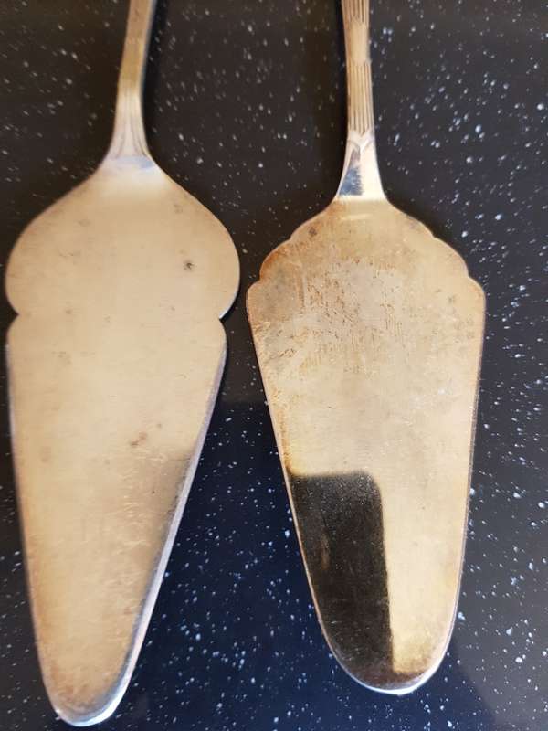 Beautiful Vintage Silver Plated Cake Lifters. Marked