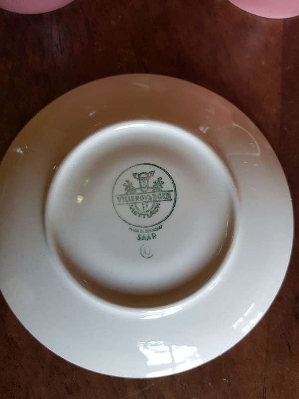 Stunning & Rare Vintage  Wileroy & Bosch Premuim Porcelain Set. Marked