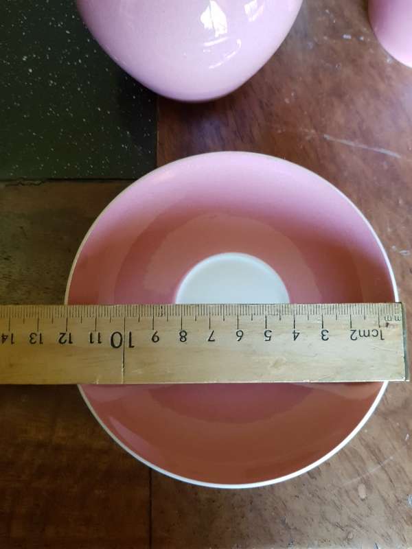 Stunning & Rare Vintage  Wileroy & Bosch Premuim Porcelain Set. Marked