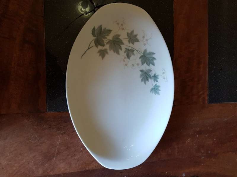 Beautiful Vintage Wild Ivy Noritake Platter. Marked