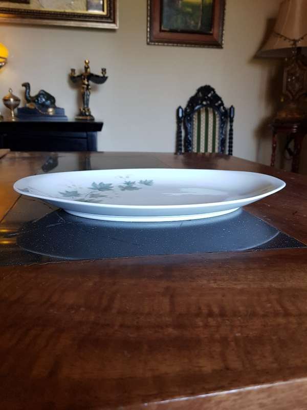 Beautiful Vintage Wild Ivy Noritake Platter. Marked