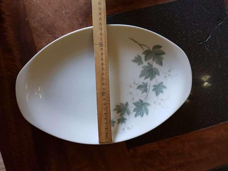 Beautiful Vintage Wild Ivy Noritake Platter. Marked