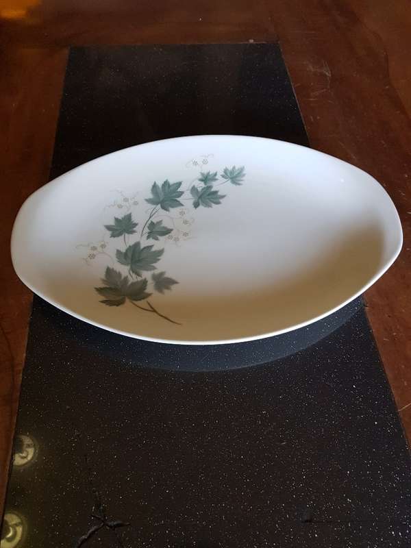 Stunning Vintage Noritake Wild Ivy Serving Platter. Marked