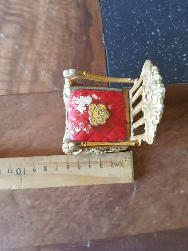 FREE SHIPPING!!! Beautiful Vintage Brass Ring Chair
