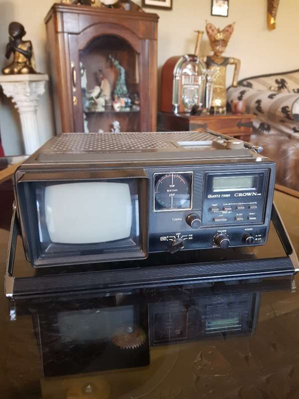 Amazing Vintage Crown Transistor Tv/Radio Combo Marked Japan