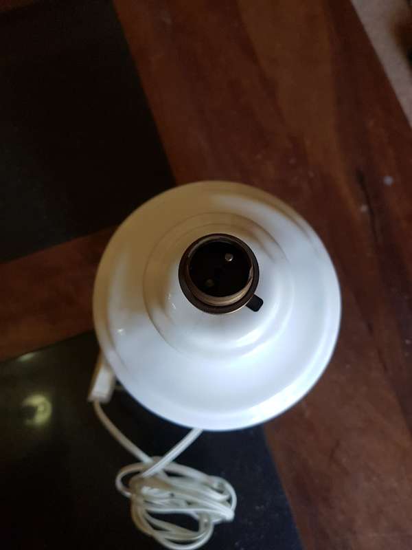 Stunning Vintage Porcelain Lamp. Working