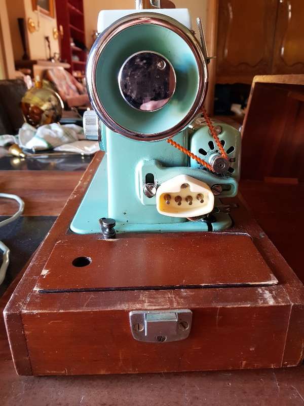 Vintage Janome 576 Sewing Machine Plus Carry Case