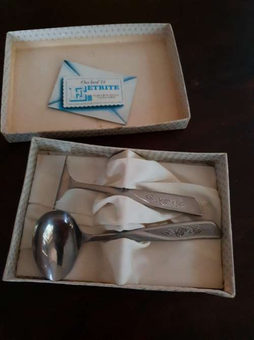 FREE SHIPPING!!!  Vintage Eatrite Stainless Steel Rosita Cutlery Set.