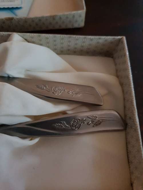 FREE SHIPPING!!!  Vintage Eatrite Stainless Steel Rosita Cutlery Set.