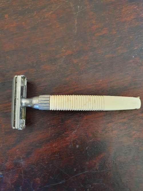 FREE SHIPPING!!! Vintage Gillette Razor Marked England.
