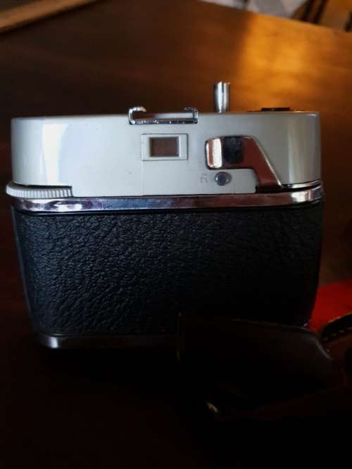 FREE SHIPPING!!!  Beautiful Vintage Halina Rolls Camera.