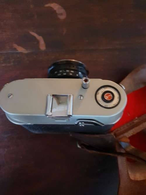 FREE SHIPPING!!!  Beautiful Vintage Halina Rolls Camera.