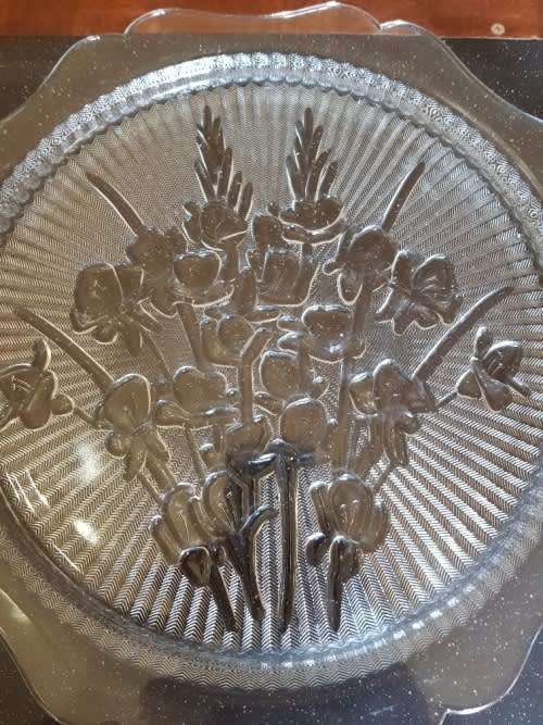 Stunning and large Serving Dish 29cm