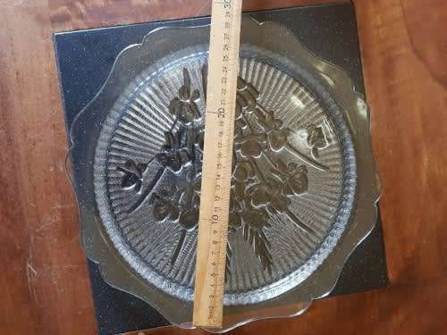 Stunning and large Serving Dish 29cm