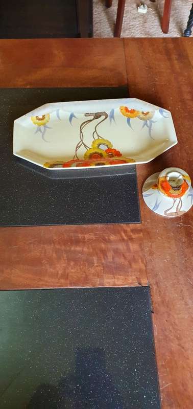 Beautiful Vintage Clarice Cliff Bazare Range Winning Bid takes all