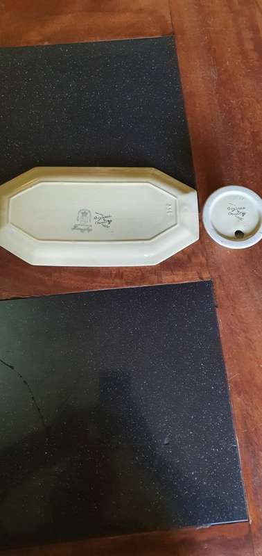 Beautiful Vintage Clarice Cliff Bazare Range Winning Bid takes all