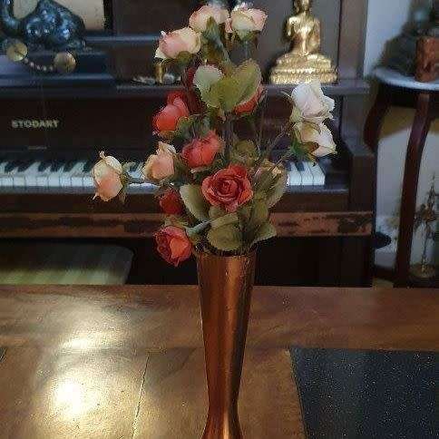 *Stunning Copper Vase With Synthetic Flower arrangement.*