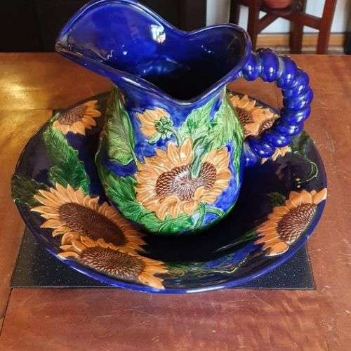 *Stunning Ceramic Sunflower Pitcher and Bowl*