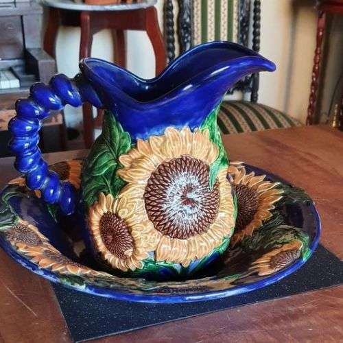 *Stunning Ceramic Sunflower Pitcher and Bowl*